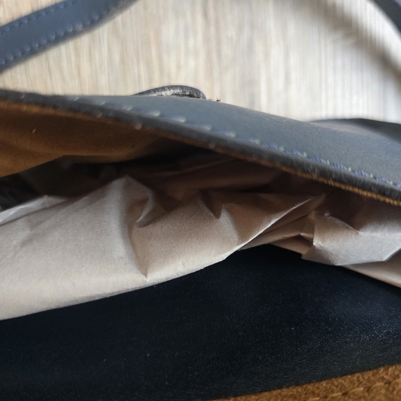 Patricia Nash Ilina Carribean Blue Embossed Blue Leather Crossbody Bag NWT - Picture 6 of 10